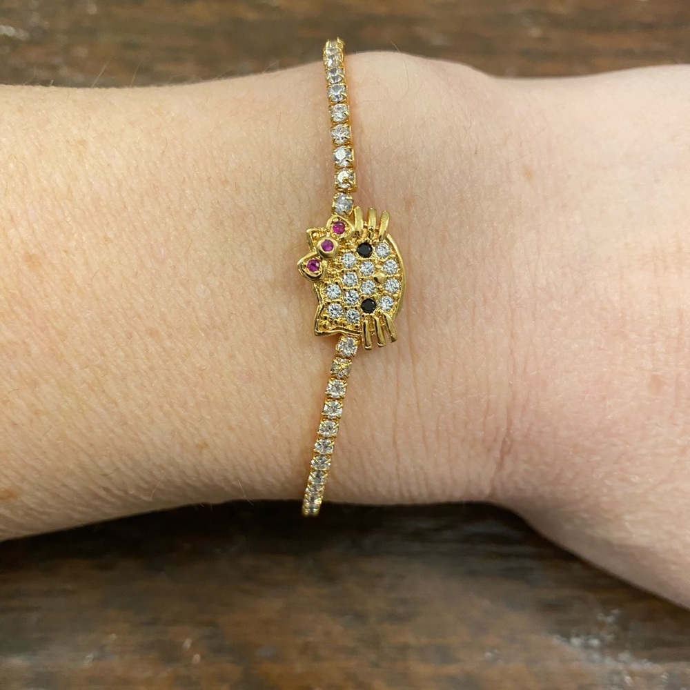 Hello Kitty Elegant Gold Inspired Bracelet with Pink Gem Accents - Picture 3 of 3